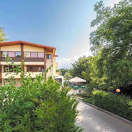 La Mesteceni & Loc Cu Stari De Bine, Adult Only Ξενοδοχείο