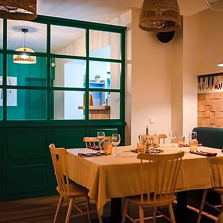 La Mesteceni & Loc Cu Stari De Bine, Adult Only Ξενοδοχείο